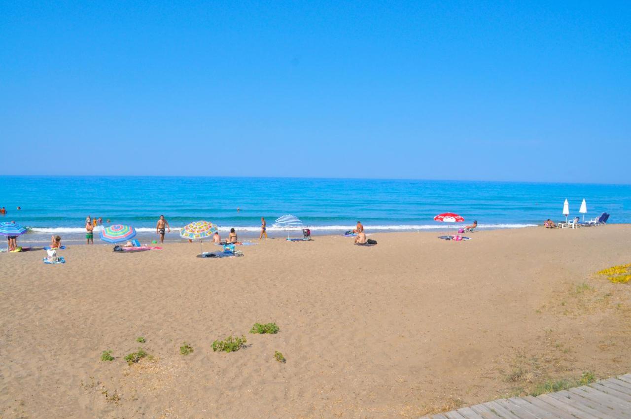 Beachfront 2-bed Luxury - Agios Gordios, Corfu, Greece *