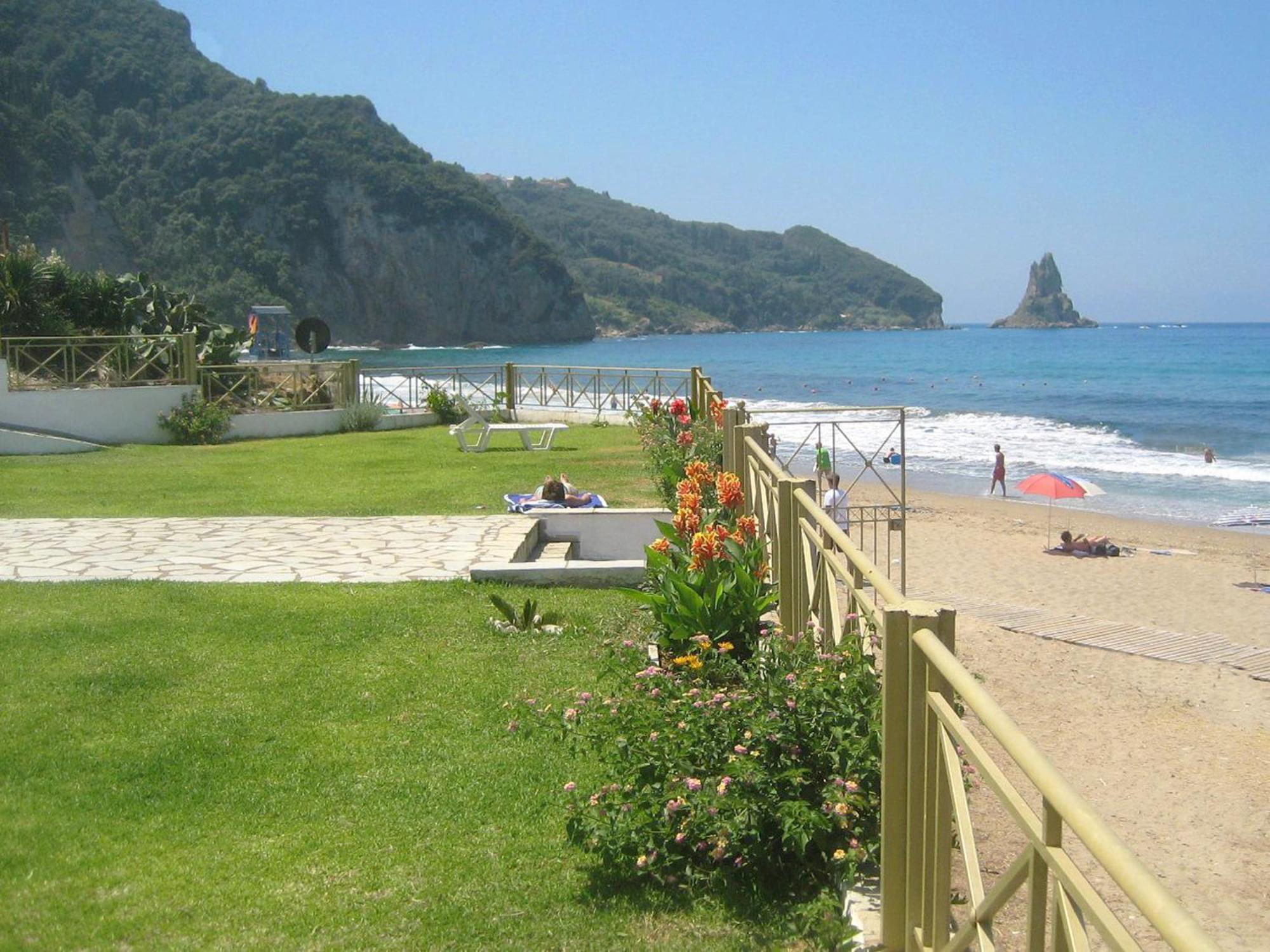 Apartment Beachfront 2-bed Luxury - Agios Gordios, Corfu, Greece *
